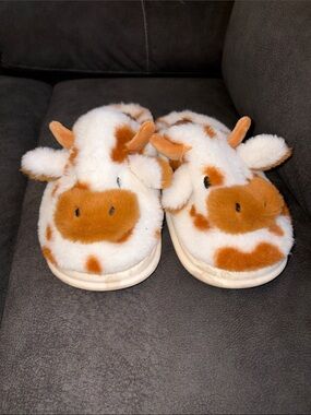 Plush Cow Print Women’s Slippers - White & Brown